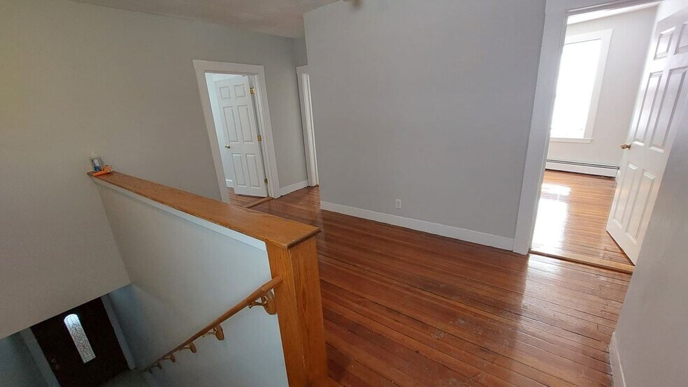 Building Photo - 225 Florence St