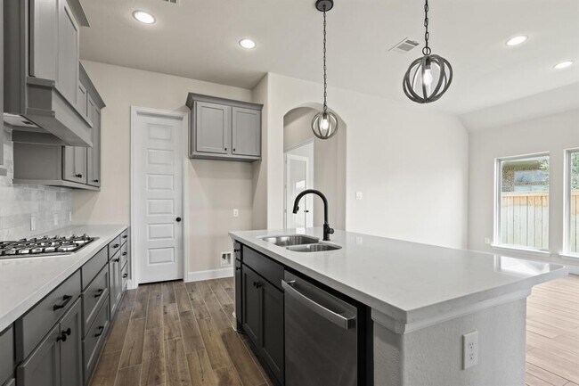 Building Photo - 18511 Wolf Mountain Ln