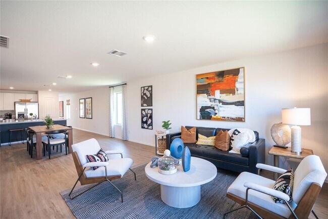 Building Photo - Winwood Home