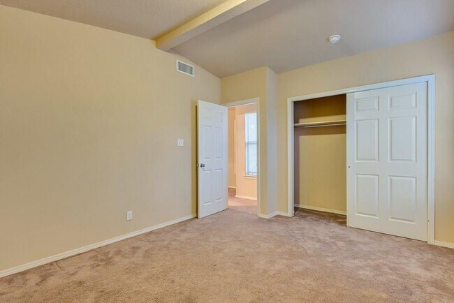 Building Photo - 3925 Hueco Valley Dr