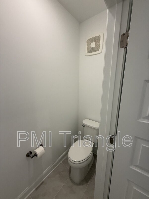 Building Photo - 1215 Shaw View Aly