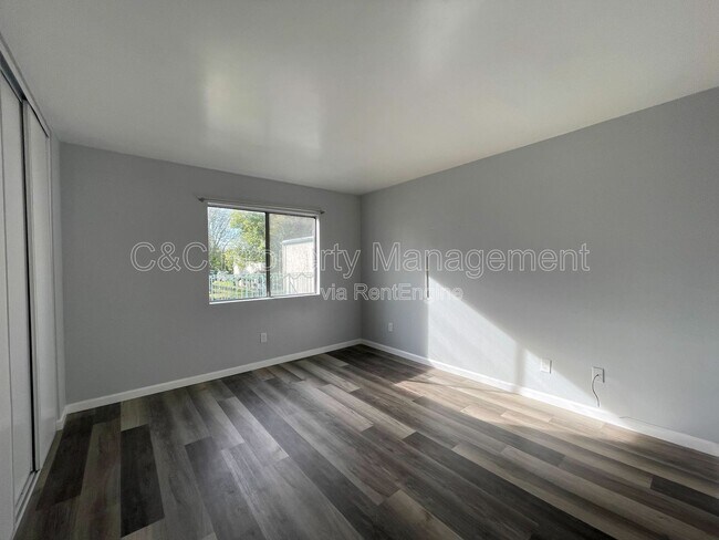 Building Photo - 1817 E Grand Ave