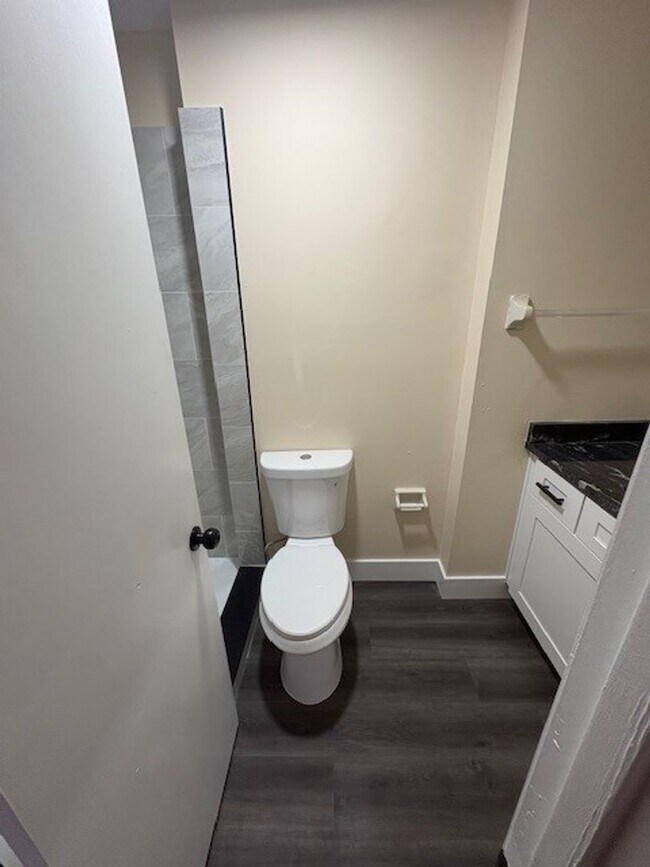 Building Photo - UCF AREA - Newly Remodeled 2/2.5 Townhouse in Cambridge Circle