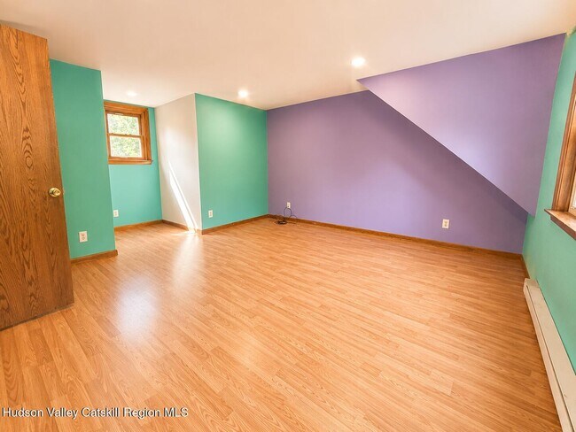 Building Photo - 4302 Genesee Dr