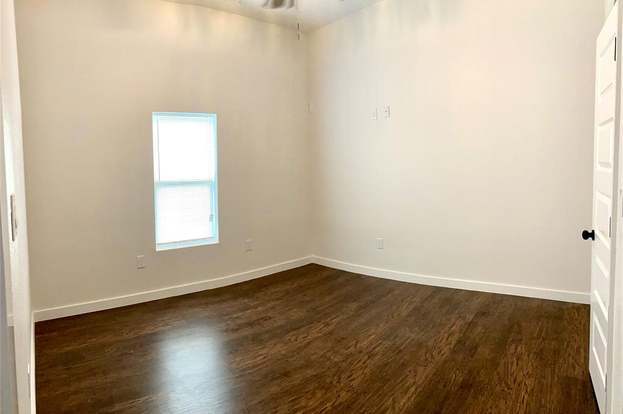 Building Photo - 12042 Carlsbad St