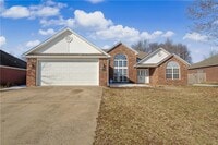 Building Photo - 585 Lynn Dr