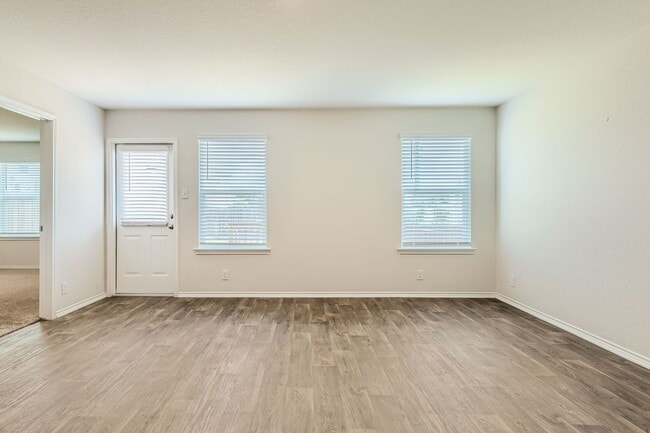 Building Photo - HALF OFF First Month Rent located near Lac...