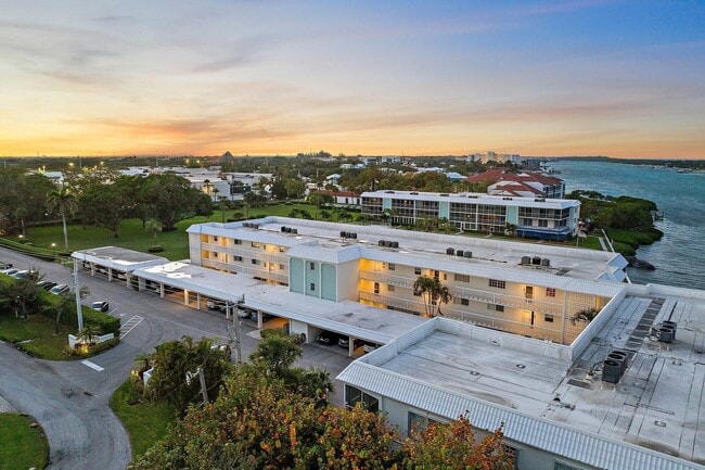 Building Photo - 100 Waterway Rd