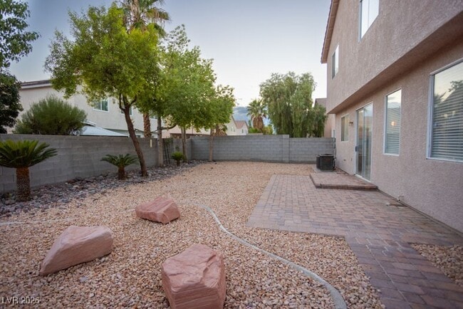 Building Photo - 1113 E Hammer Ln