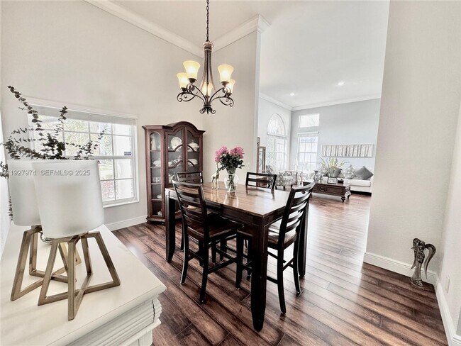 Building Photo - 19754 Dinner Key Dr