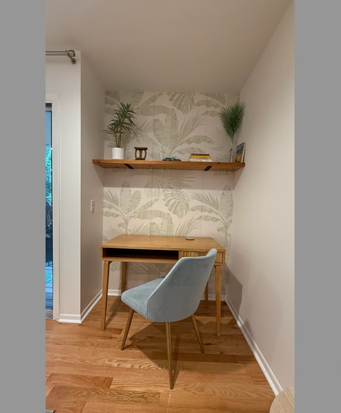 Dedicated Workspace - 515 Basswood Ave