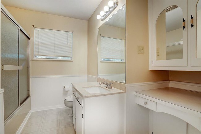 Building Photo - 4020 Clarblak Ln