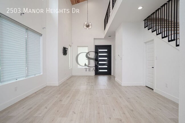 Building Photo - 2503 Mnr Hts Dr