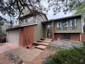 Building Photo - 4 Bed 2.5 Bath Home in North Boulder With ...
