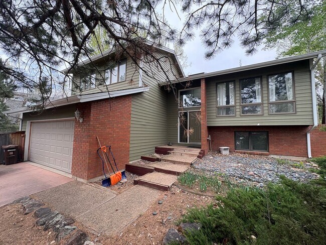 Primary Photo - 4 Bed 2.5 Bath Home in North Boulder With ...