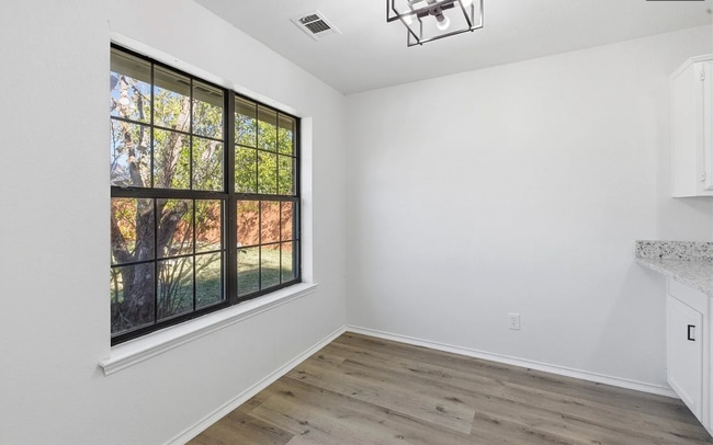 Building Photo - 220 Brook Cir