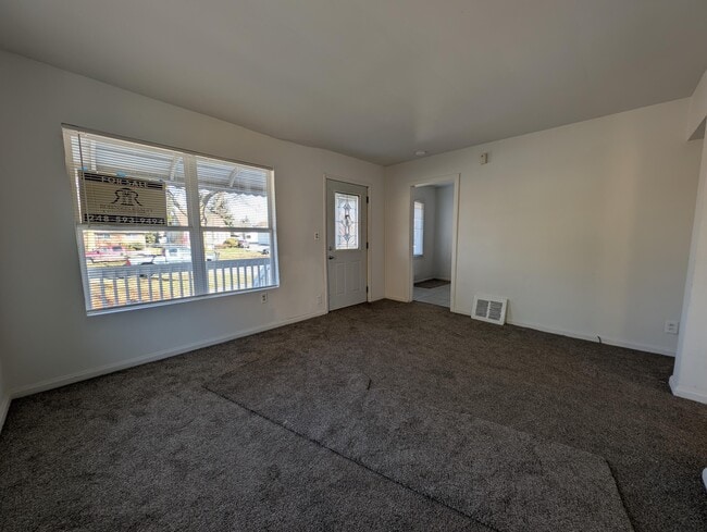 Building Photo - 529 Nebraska Ave