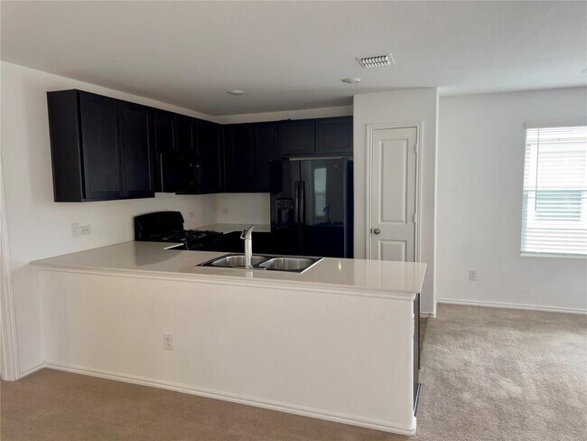 Building Photo - 510 Sunray Dr