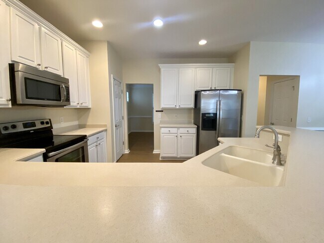 Building Photo - Charming Four-Bedroom Home in Bluffton wit...