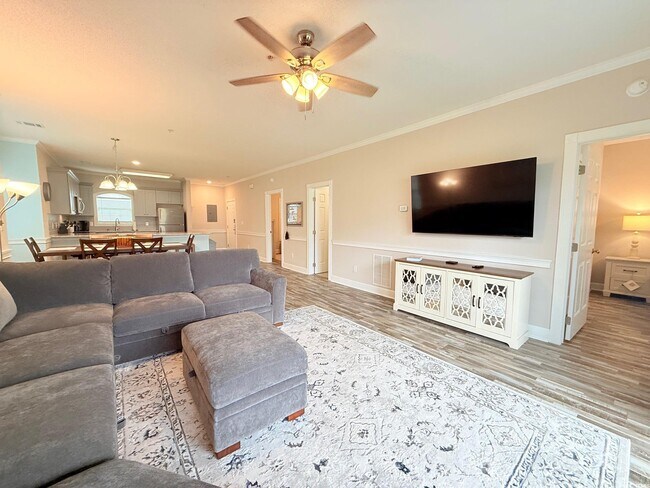 Building Photo - 4860 Carnation Cir