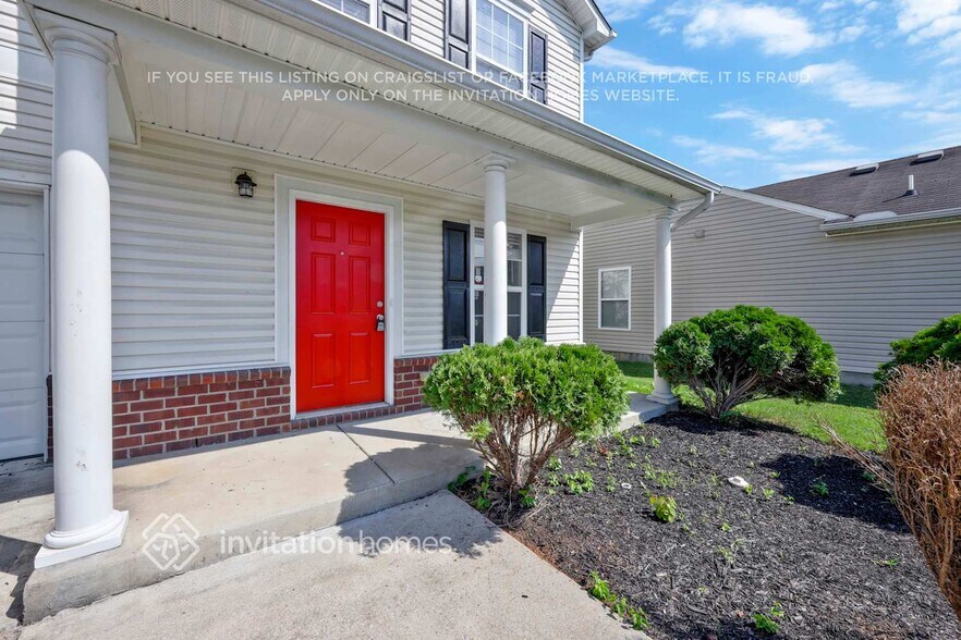 Building Photo - 2888 Creekbend Dr