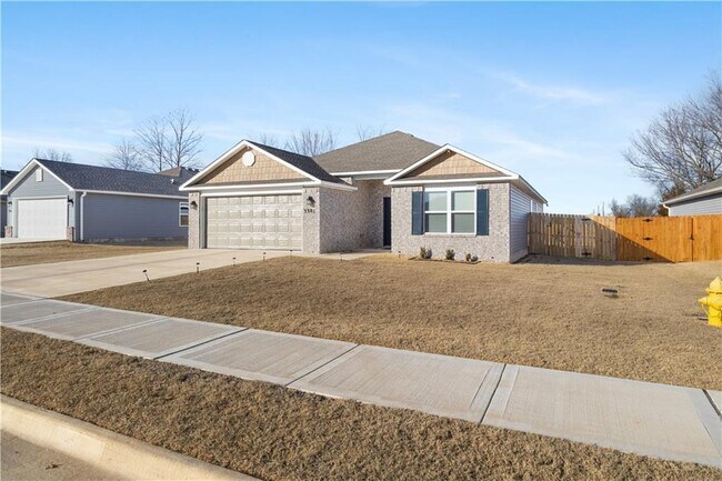 Building Photo - 3301 E Hagen St