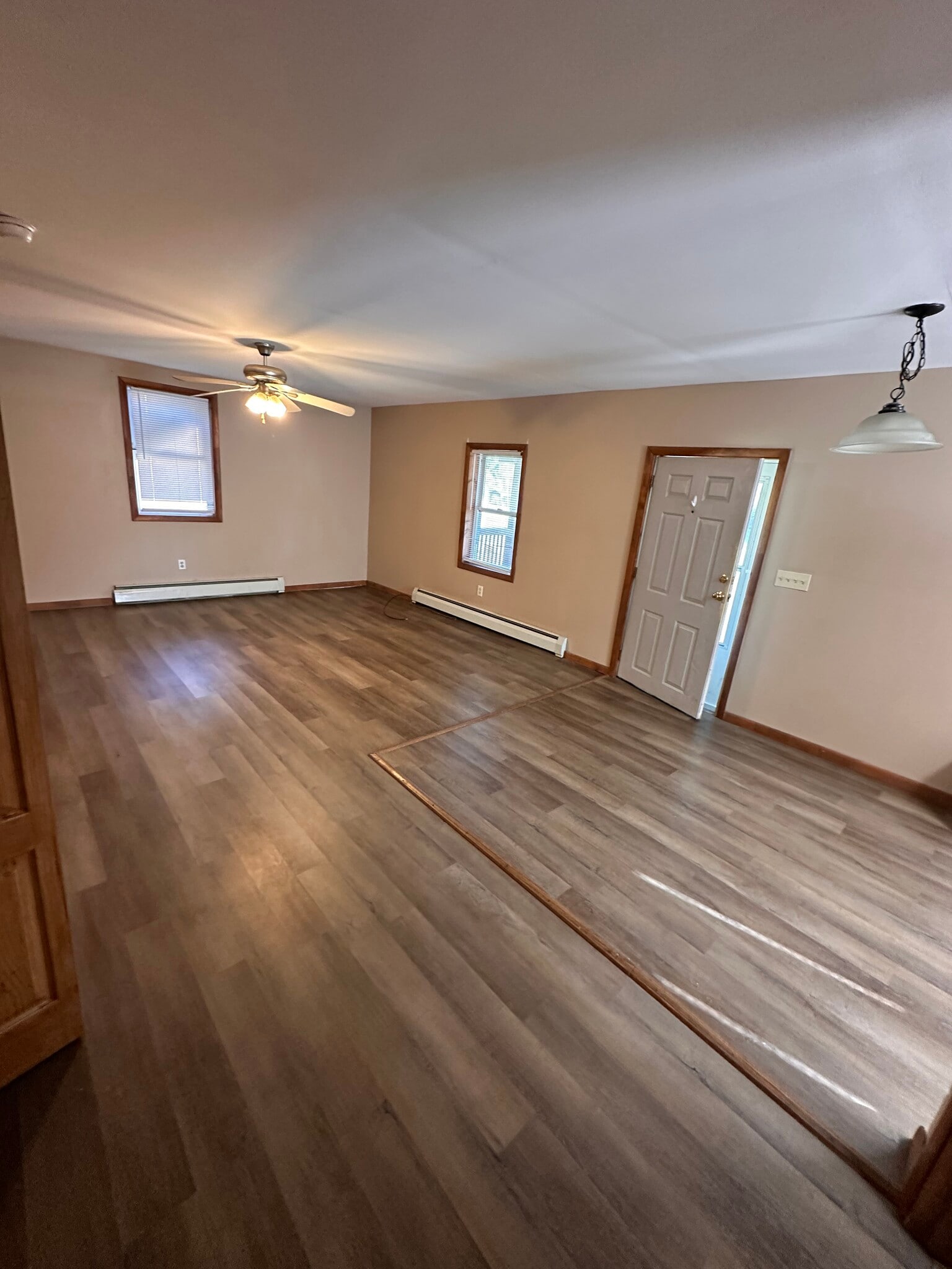 Building Photo - 117 Short St