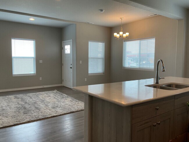 Building Photo - Beautiful Townhome in Townes At Woodmen Heights