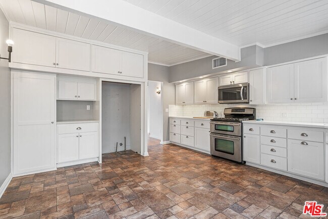 Building Photo - 7639 Machrea St