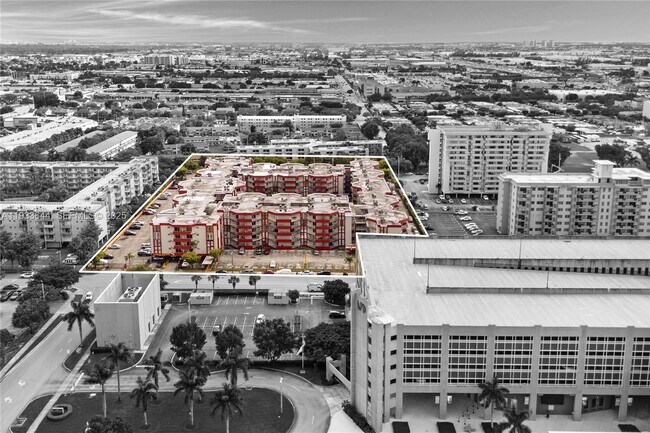 Building Photo - 1750 W 46th St