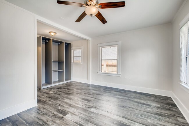 Building Photo - Beautifully Renovated 3 Bed / 2 Bath Home in Prime Central San Diego Location – Pet Friendly!