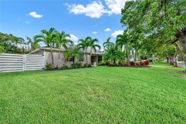 Building Photo - 14825 SW 149th Ct