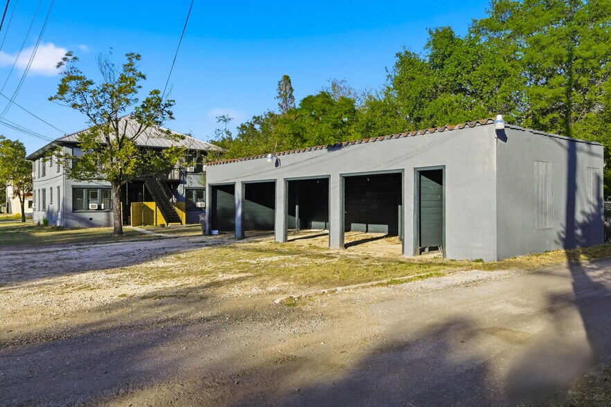 Building Photo - 438 W Kings Hwy