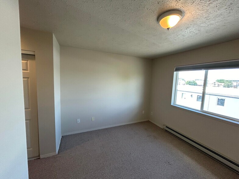 Bedroom 1 - 220 E Mission Ave