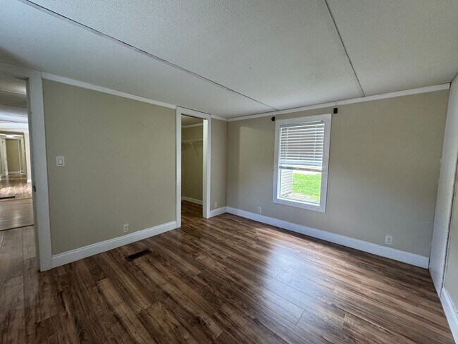 Building Photo - 154 NW Alpata Ct