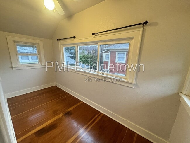 Building Photo - 4733 SE Yamhill St