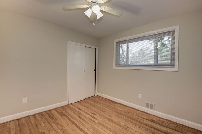 Building Photo - 3 Bed 2.5 Bathroom - Chevy Chase Rancher -...