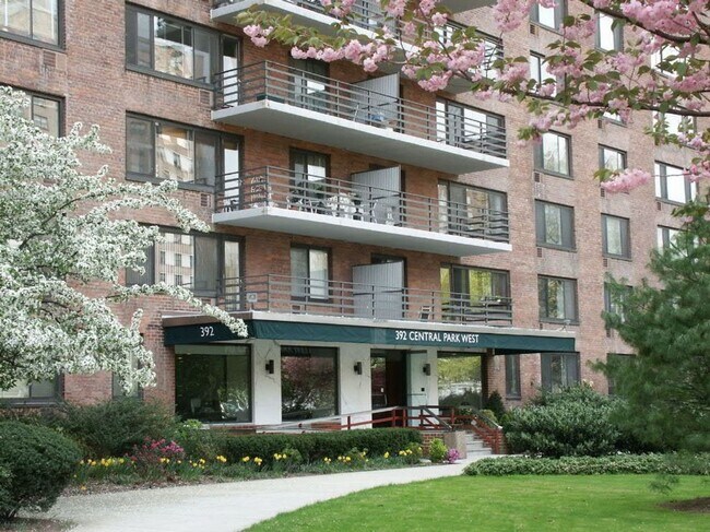 Building Photo - 392 Central Prk W