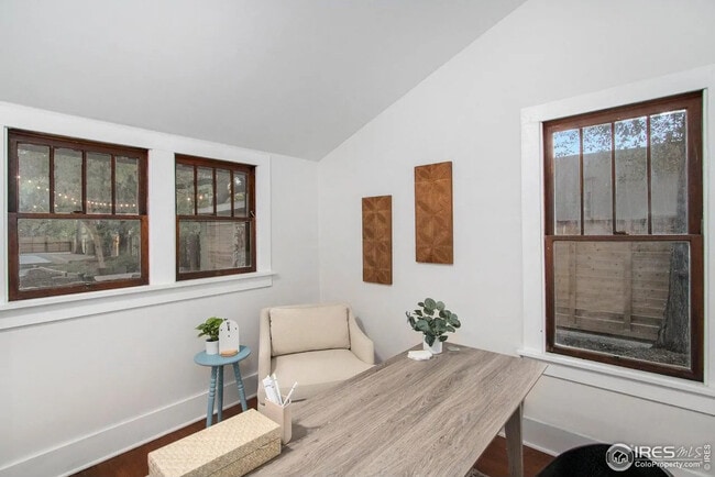 Building Photo - 1726 W Mulberry St