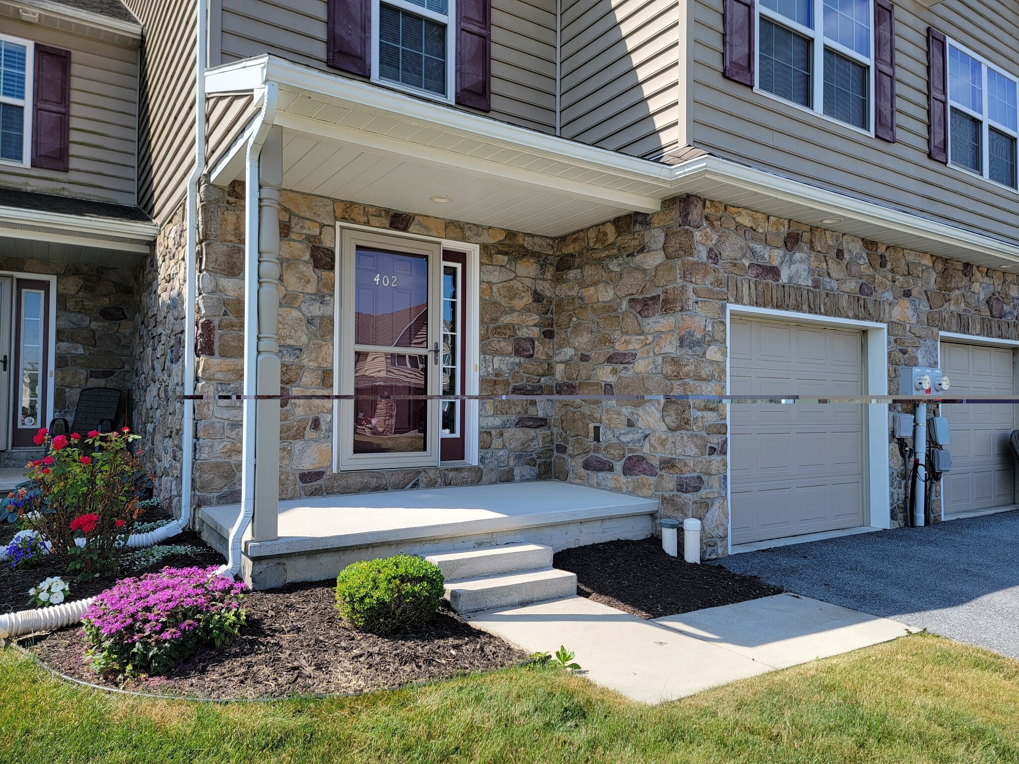 Building Photo - 402 Mount Olive Ln
