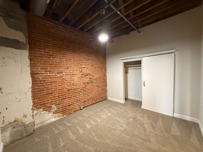 Building Photo - Bonnie Jean Flats