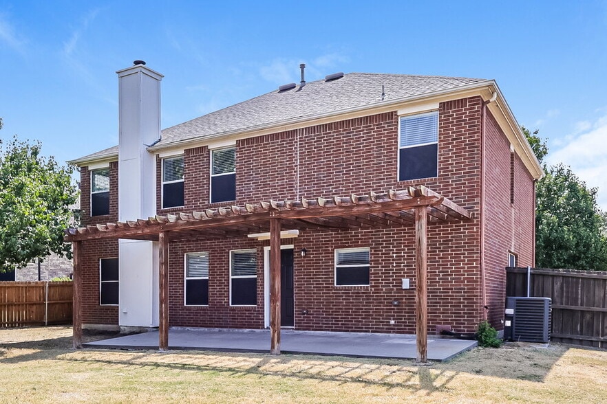 Building Photo - 1006 Zachary Dr