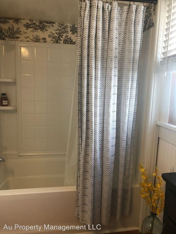 Building Photo - 3407 S Jackson St