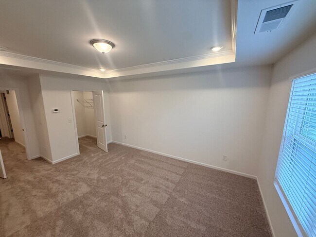 Building Photo - Brand New Townhome in Highland Creek Area!