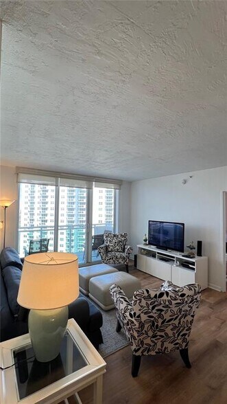 Primary Photo - 3001 S Ocean Dr