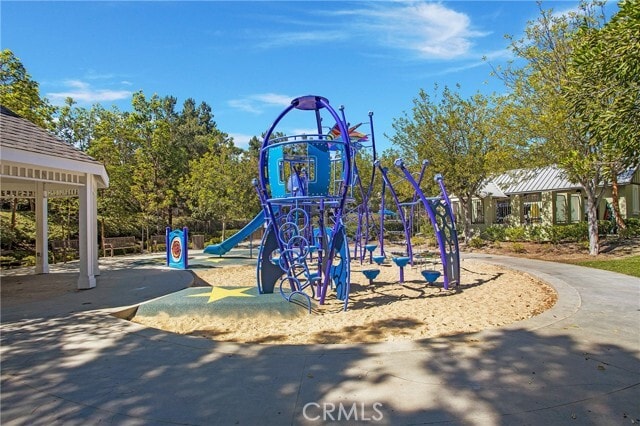Building Photo - 15 Platinum Cir
