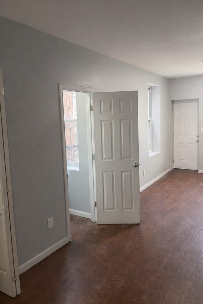 Building Photo - 2132 N 32nd St