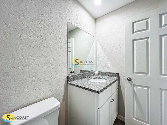 Building Photo - 5994 E Willow St