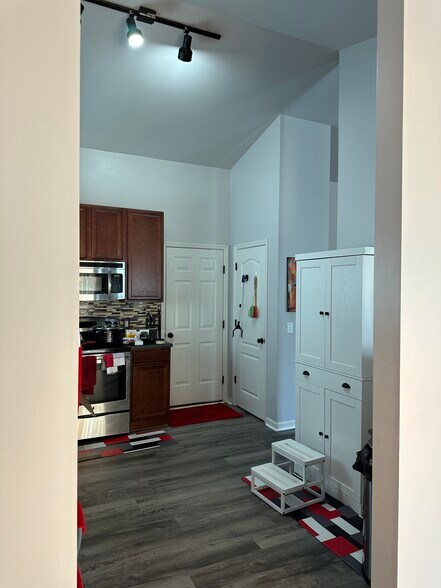 Building Photo - 428 Ramblewood Way