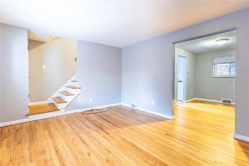 Building Photo - 2273 Pauline Ave